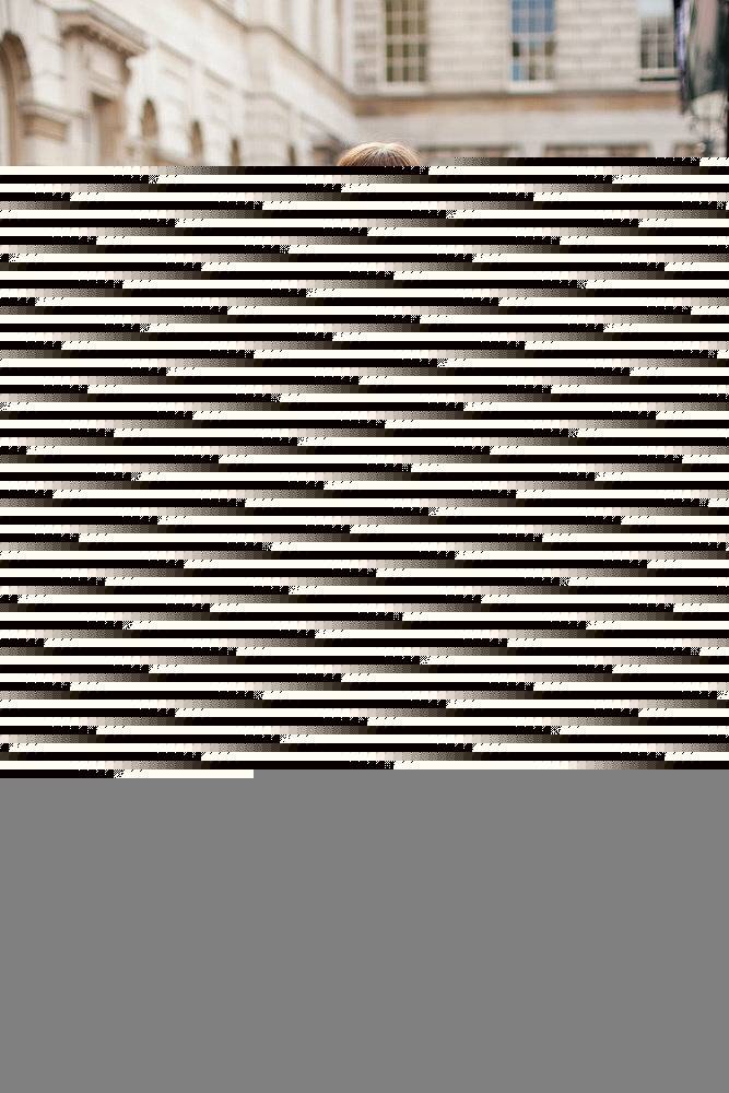 秋冬皮衣“全球热恋” 美眉爱美无界限