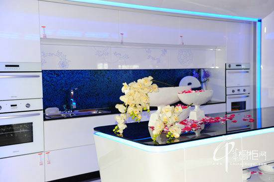 高档宅配装修方案荣事达青花瓷N10-103