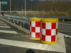 上海防撞桶价格一防撞桶厂家一公路防撞桶价格