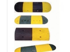 南宁一质供应交通设施 橡胶减速带  加油站缓冲带