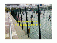 供应体育场护栏网,运动场护栏网,质量保证 供应体育场护栏网,运动场护栏网,质量保证