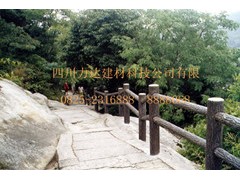 悬崖水泥仿木护栏 仿木栏杆