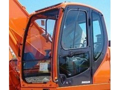 斗山300挖掘机驾驶室