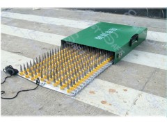 手动锌铝合金钉三角破胎器是拦截汽车的首选器材 手动锌铝合金钉三角破胎器是拦截汽车的首选器材